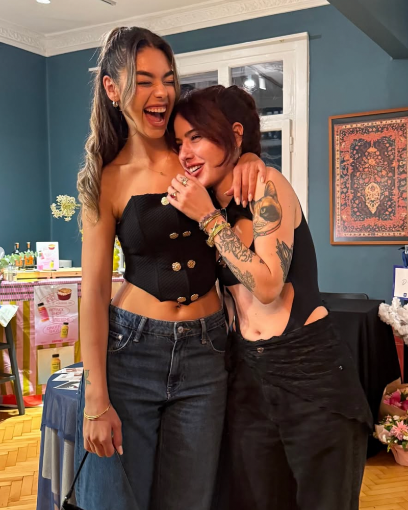 Seen on – Medici Button-Detail Back-Tie Corset