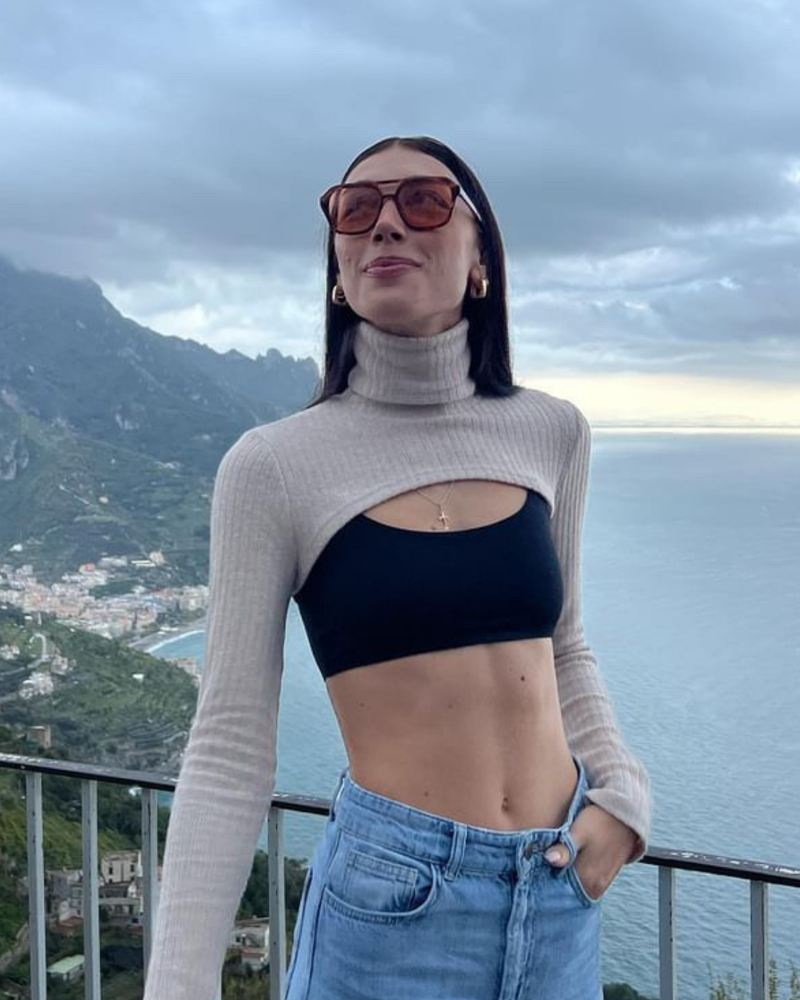 Seen on – Uzun Balıkçı Yaka Triko Bolero