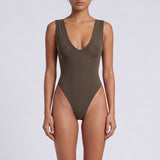 V Yaka Kalın Askılı Bodysuit
